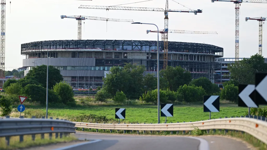 Stavba arény Santa Giulia v Miláně