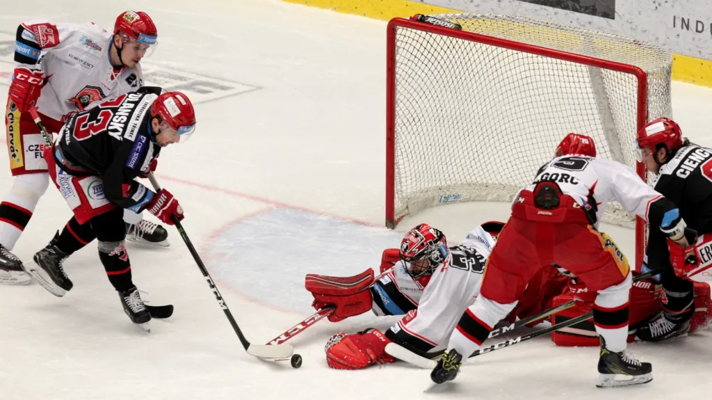 Utkání Třinec - Hradec Králové