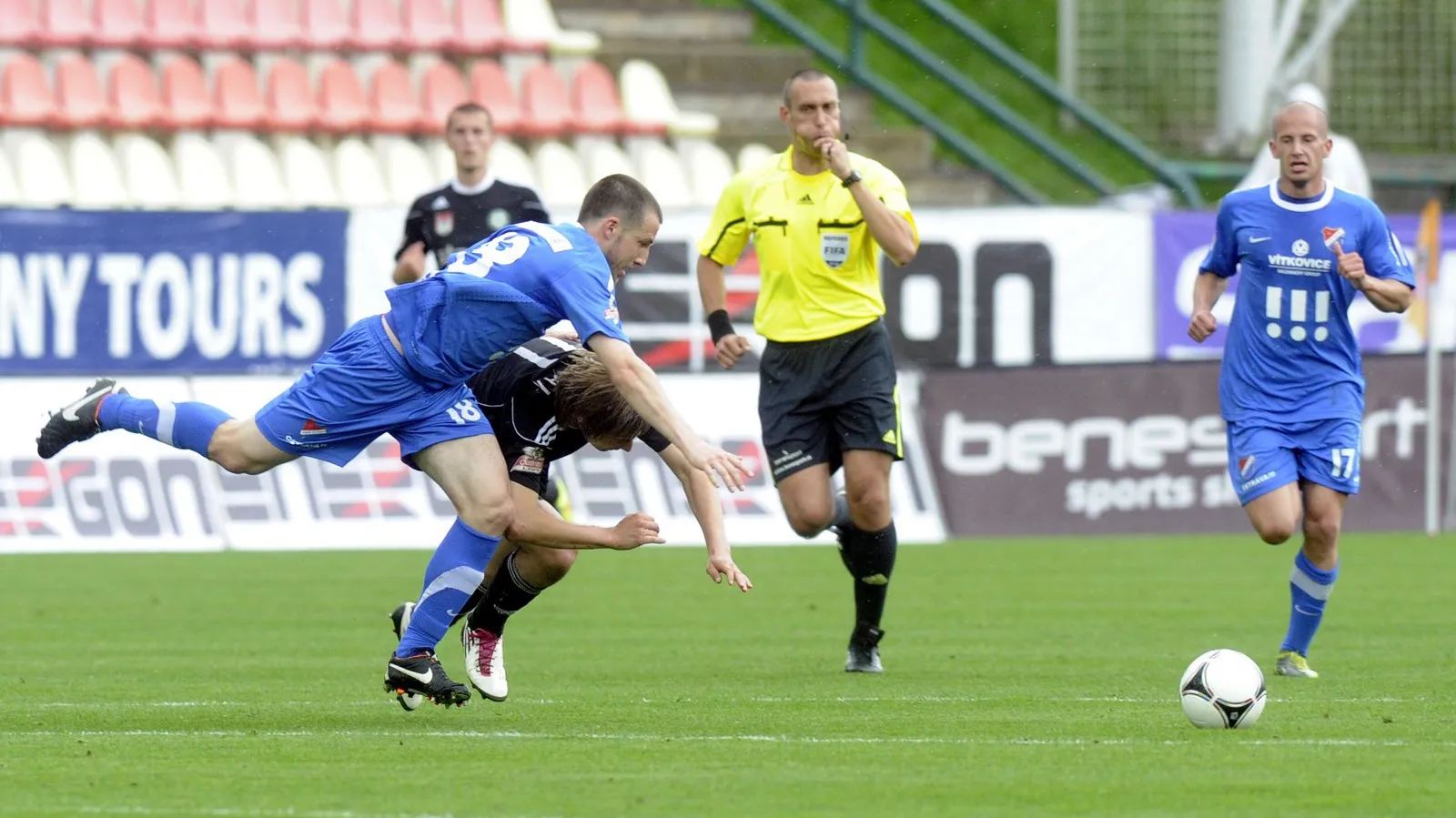 Odpískaný offside Příbrami