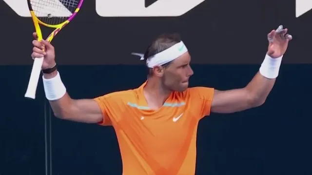 Nadal se nadřel, ale postoupil