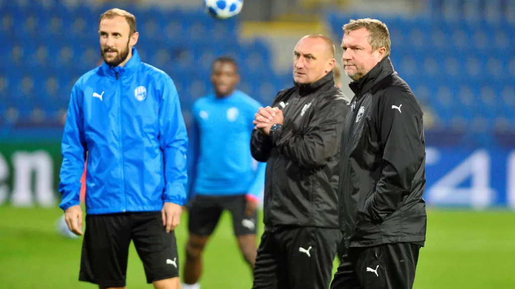 Kouč Plzně Pavel Vrba (vpravo) na tréninku před utkáním Ligy mistrů