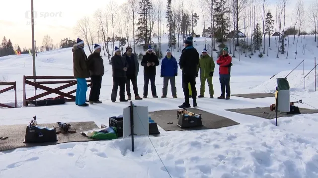 V Otepää pomáhá amatérským biatlonistům Viks