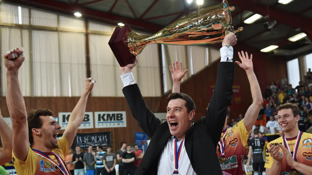 Michal Nekola slaví titul s Libercem