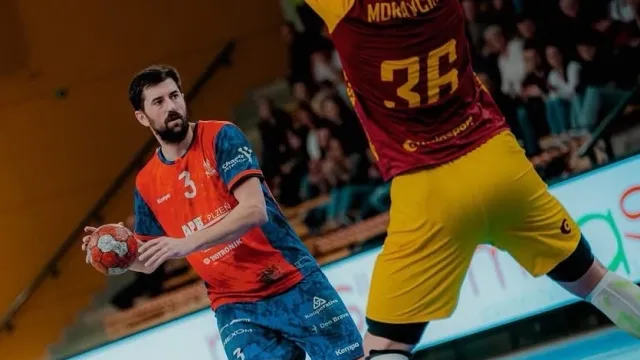 Plzeň si v prvním semifinále poradila s Duklou 29:22