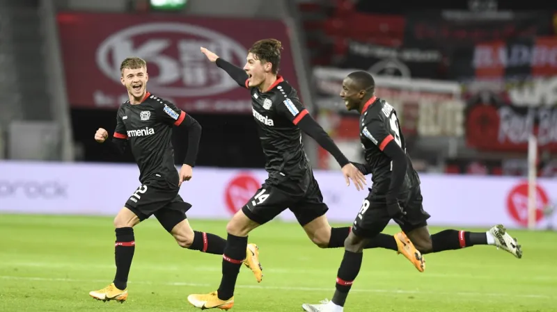 Leverkusen zdolal Borussii Dortmund díky pozdnímu gólu Wirtze
