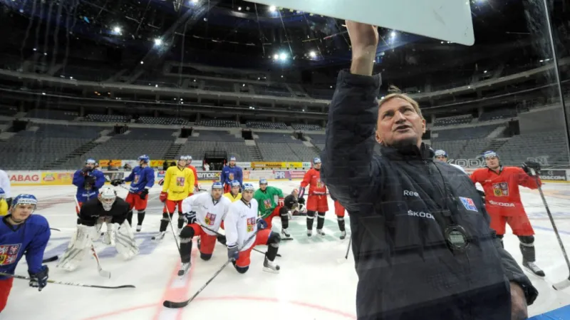 Alois Hadamczik vede trénink národního týmu