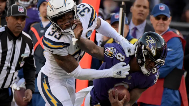 Obrana Chargers nedala Lamaru Jacksonovi téměř žádný prostor