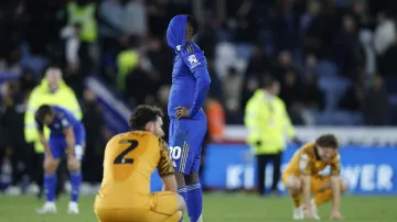 Leicester deset let po senzačním titulu spadl do třetí ligy