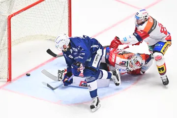 Brněnský Hynek Zohorna se ve finále prosazuje z dorážky