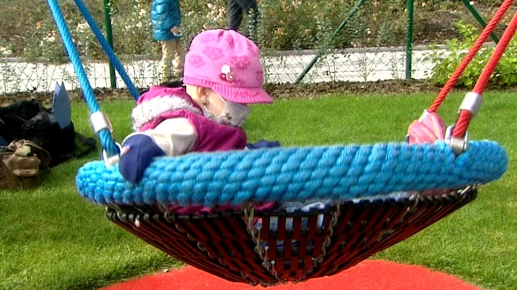 Čeští sportovci byli u otevření nového dětského hřiště v Motole