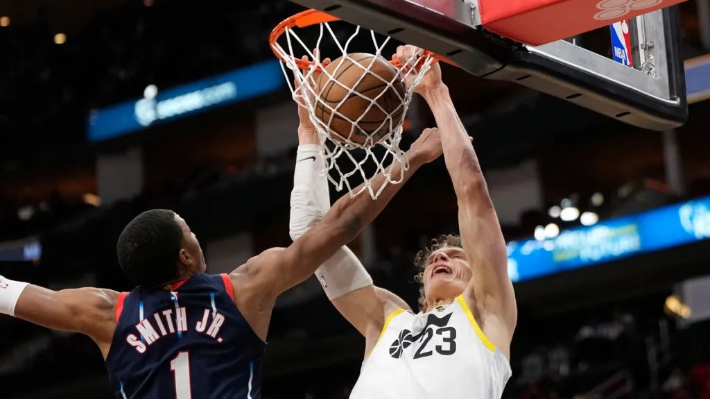 Lauri Markkanen (vpravo)