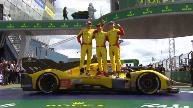 Le Mans vyhráli jezdci ferrari