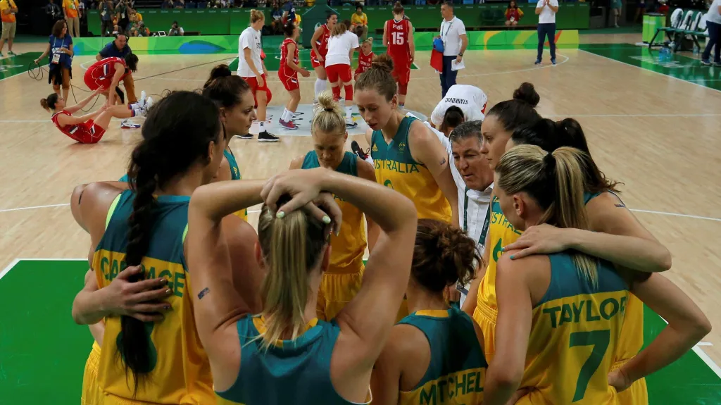 Zklamané basketbalistky Austrálie