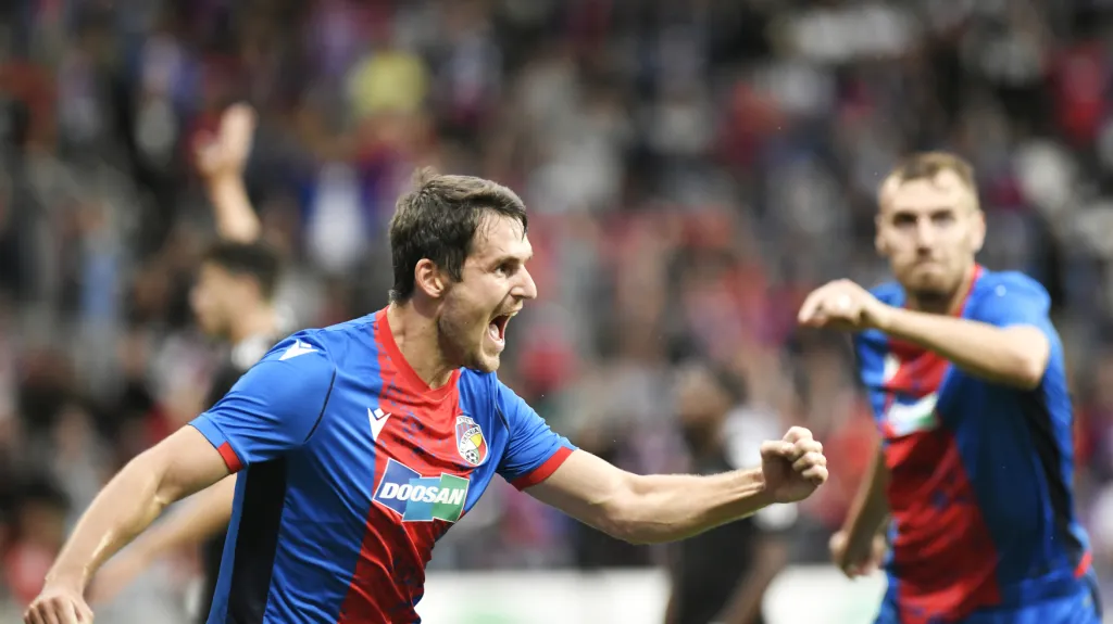 Plzeňský Milan Havel slaví gól