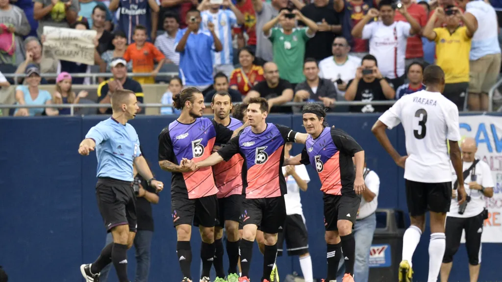 Radující se hráči Messiho výběru