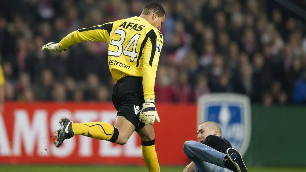 Esteban Alvarado kope do fanouška