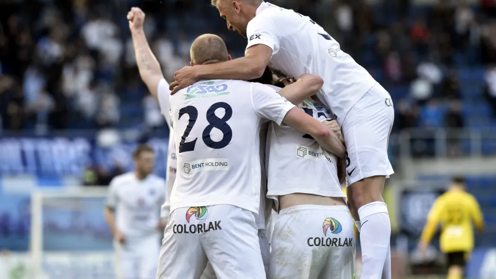 Slavící fotbalisté Slovácka