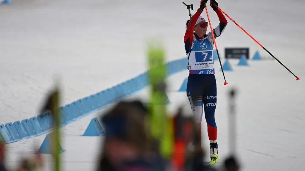 Jessica Jislová v cíli štafety na MS