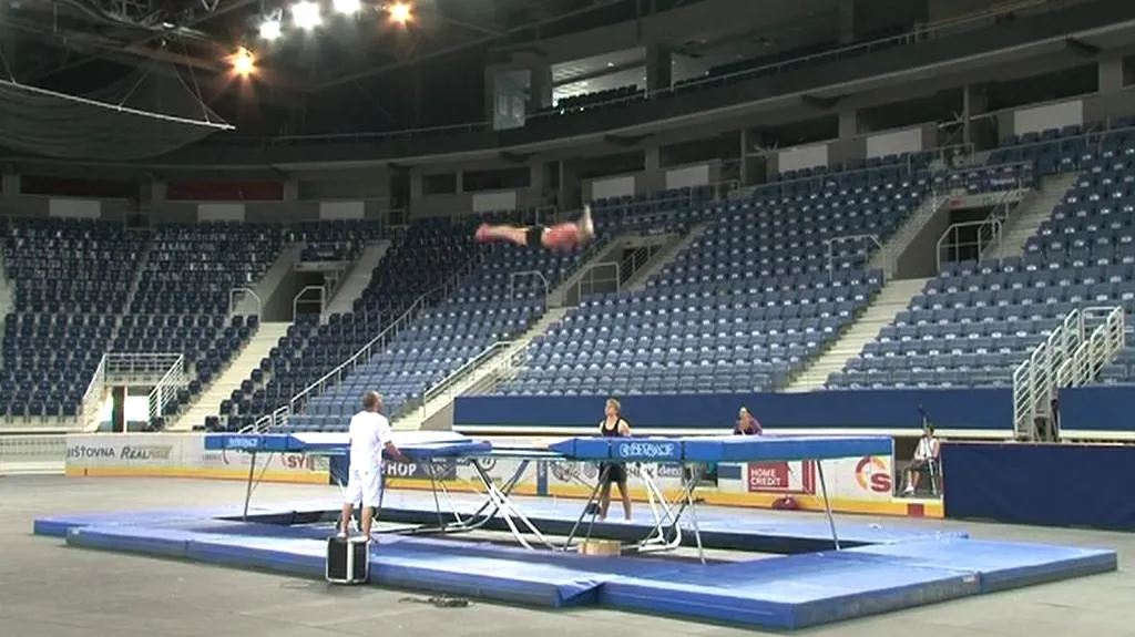 Skoky na trampolíně