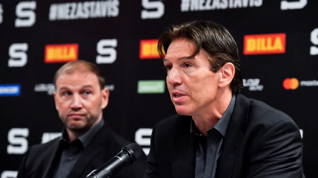 Odvolaný trenér Sparty Uwe Krupp se sportovním ředitelem Petrem Tonem
