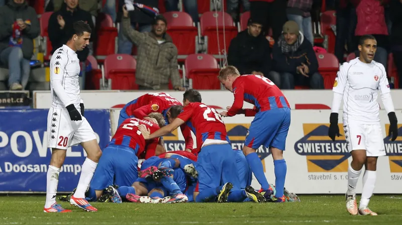 Plzeňané slaví vstřelený gól