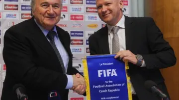 Sepp Blatter s Ivanem Haškem