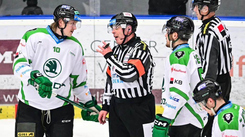 Rozhodčí v utkání mezi Mladou Boleslaví a Hradcem Králové