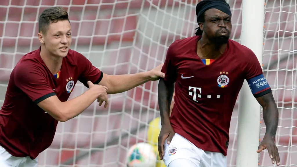 Costa se s Ladislavem Krejčím radují z gólu v síti Trabzonsporu