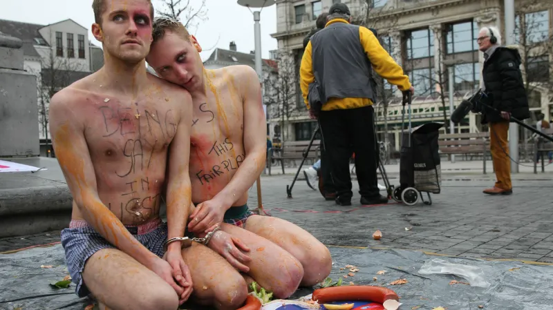 Aktivisté v Belgii protestují proti útokům na homosexuály v Rusku