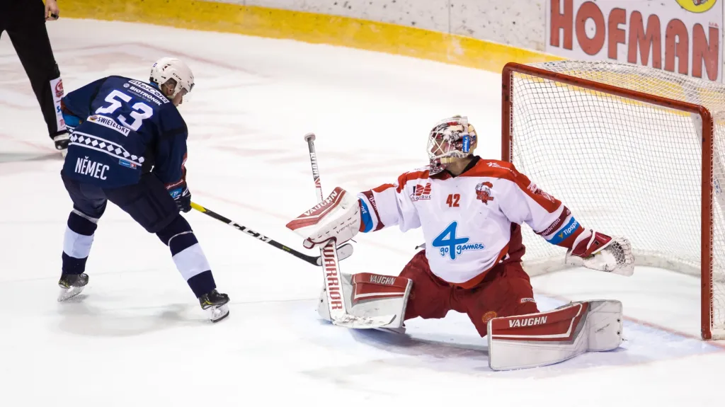 Vojtěch Němec dává vítězný gól Plzně v Olomouci