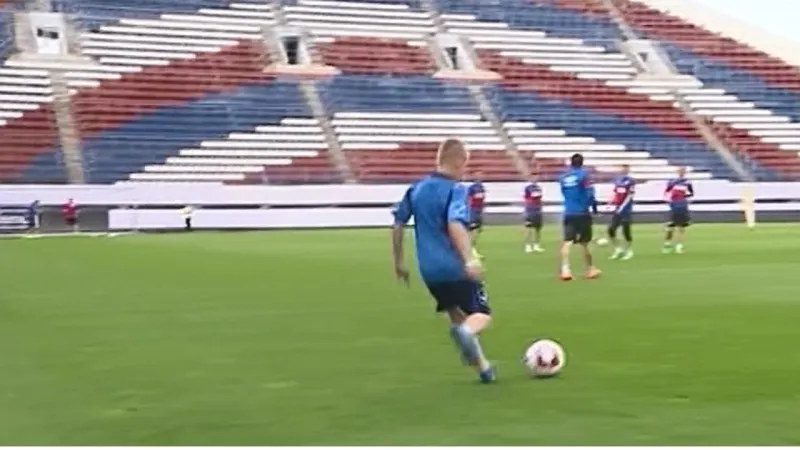 Fotbalová reprezentace si zatrénovala s dětmi z Olympijské nadace