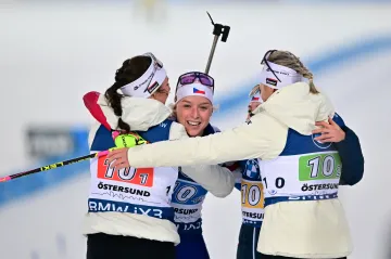 Markéta Davidová a další české biatlonistky