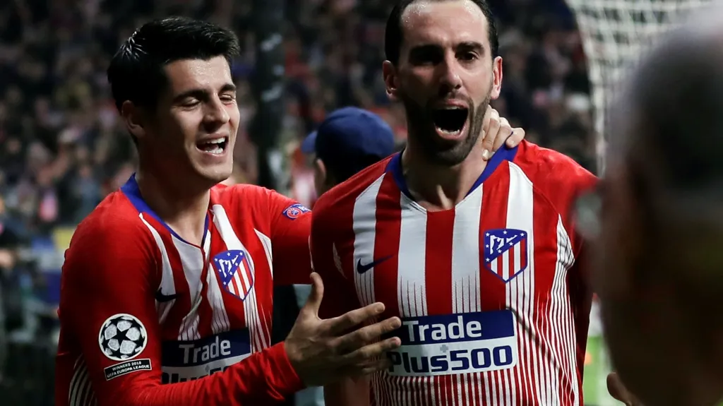 Diego Godín z Atlética Madrid se raduje z gólu v brance Juventusu