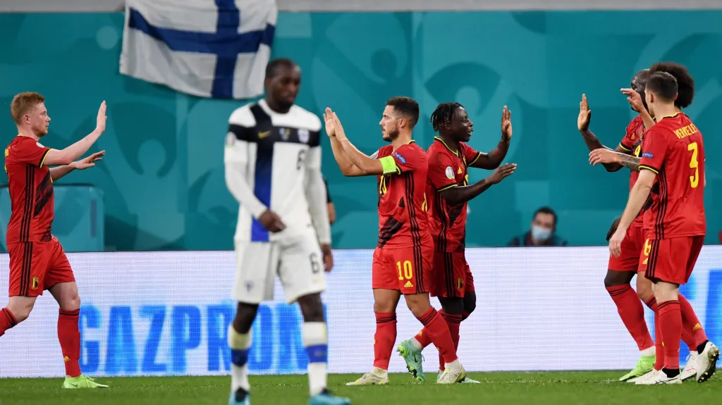 Fotbalisté Belgie oslavují gól na ME