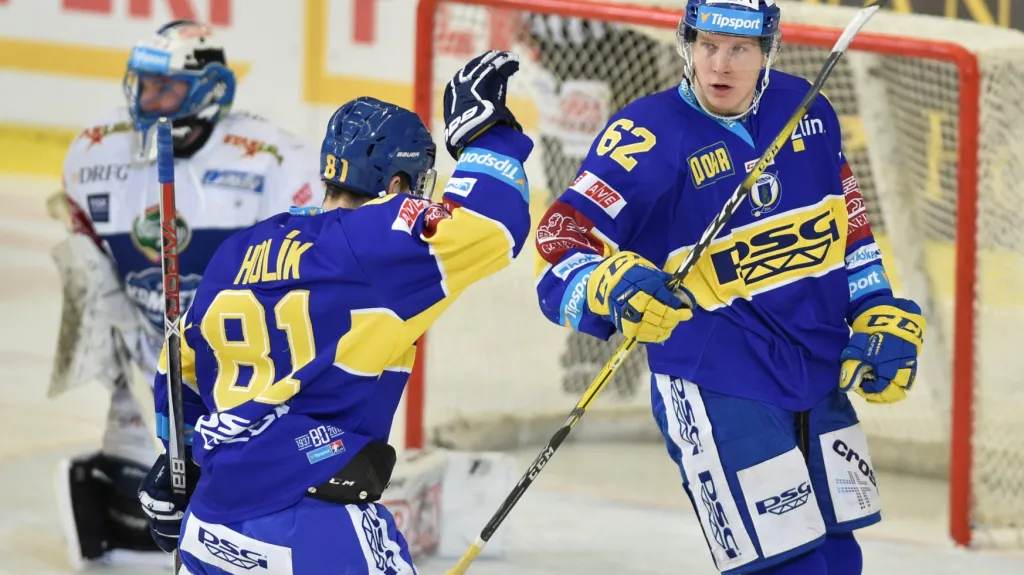 Robert Říčka se raduje z branky do sítě Komety