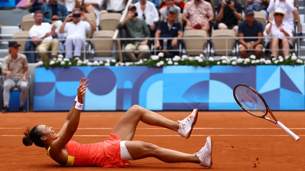 Čeng Čchin-wen se raduje z vítězství na Hrách v Paříži