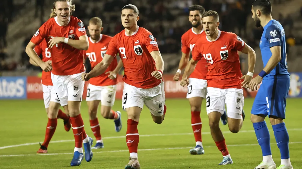 Fotbalisté Rakouska se radují z gólu v Ázerbájdžánu
