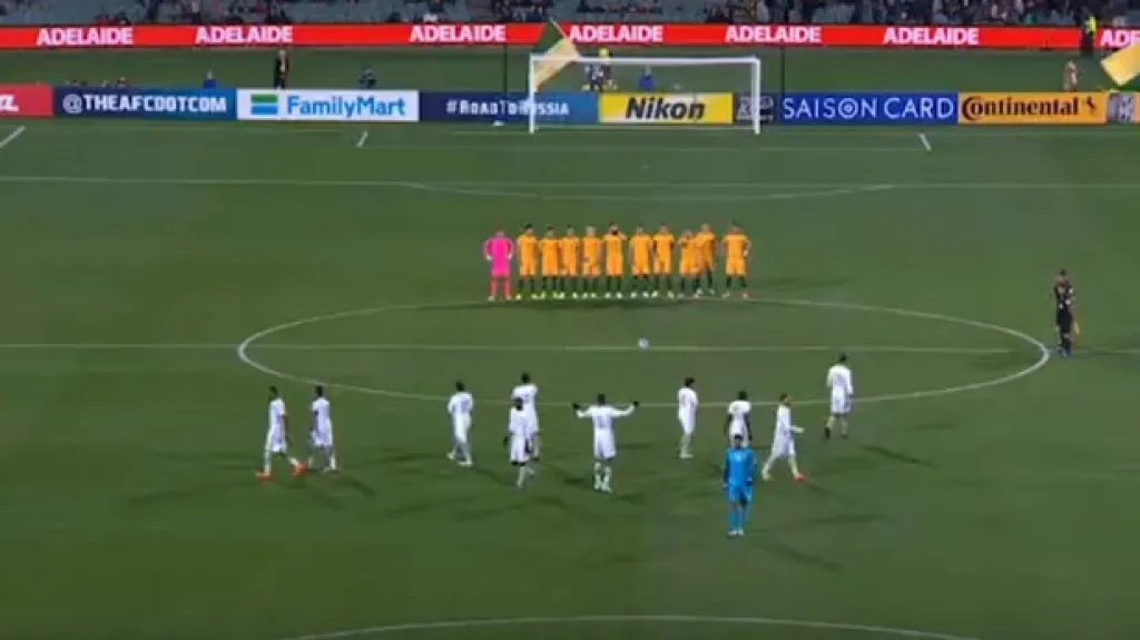 Minuta ticha před kvalifikačním utkáním Austrálie - Saúdská Arábie