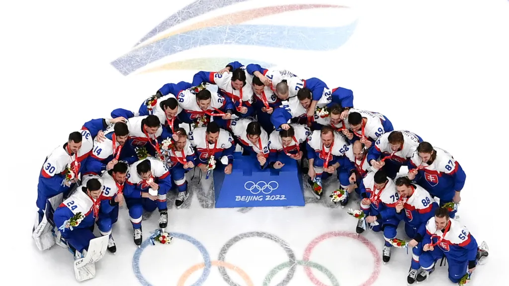 Slovenští hokejisté slaví historickou medaili z olympiády