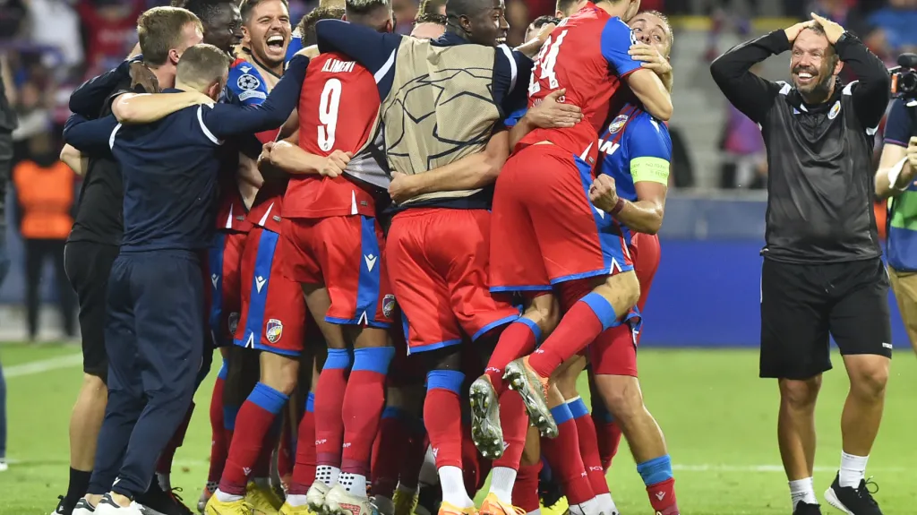 Fotbalisté Plzně se radují z postupu do Ligy mistrů