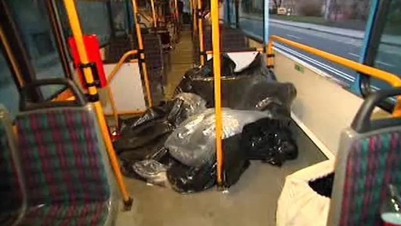 Zdemolovaný autobus