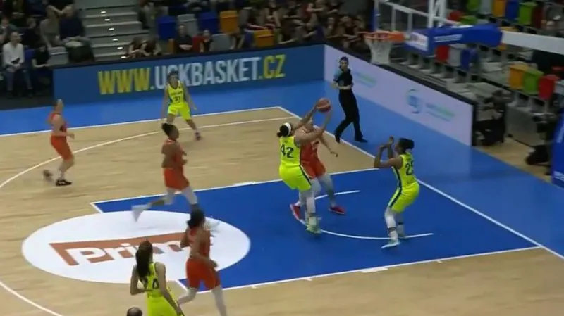 Bourges výraznější odpor nekladl, USK Praha přidal v Eurolize osmou výhru
