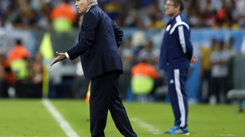 Trenér Argentiny Sabella (vlevo), trenér Bosny a Hercegoviny Sušič (vpravo)