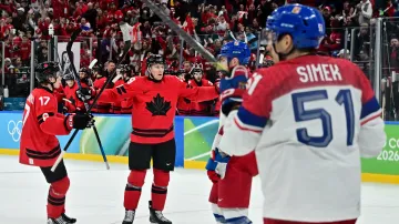 Gól v utkání Kanada – Česko: MacKinnon – 2:2 (33. min.)