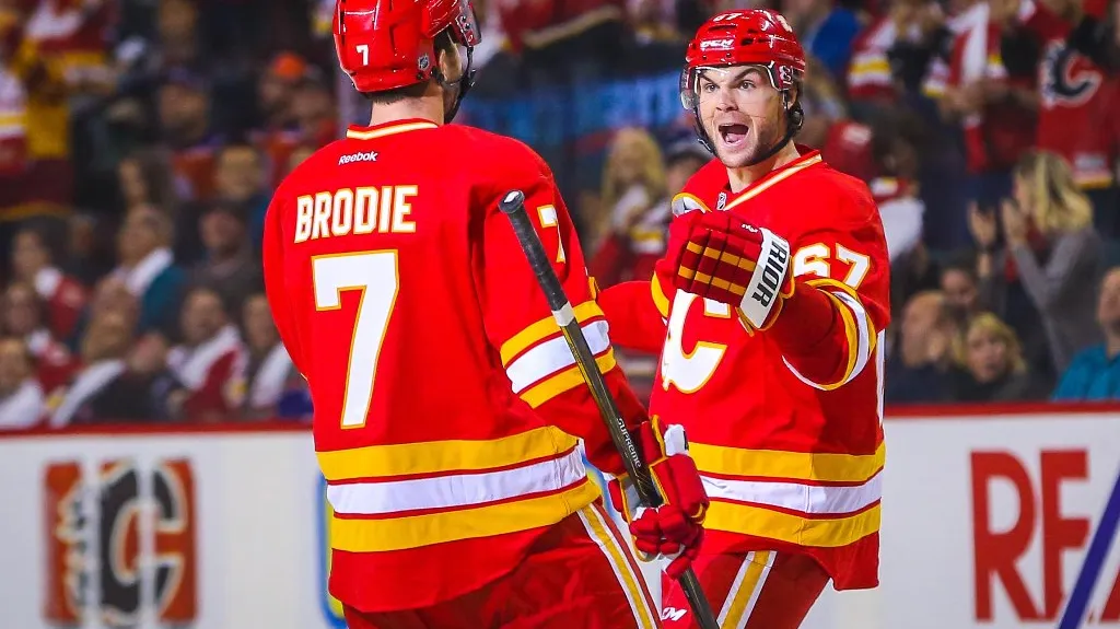 Michael Frolík slaví gól