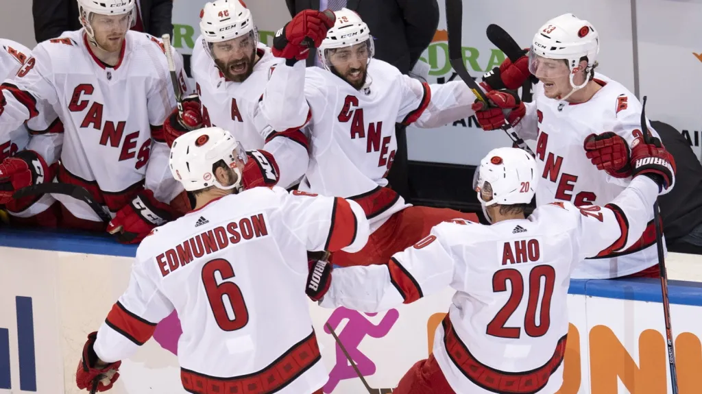 Radost hokejistů Caroliny