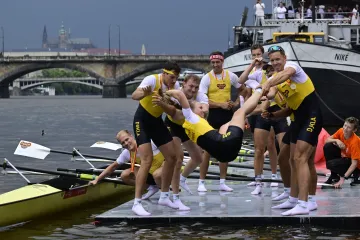 Osma pražské Dukly při vítězném rituálu