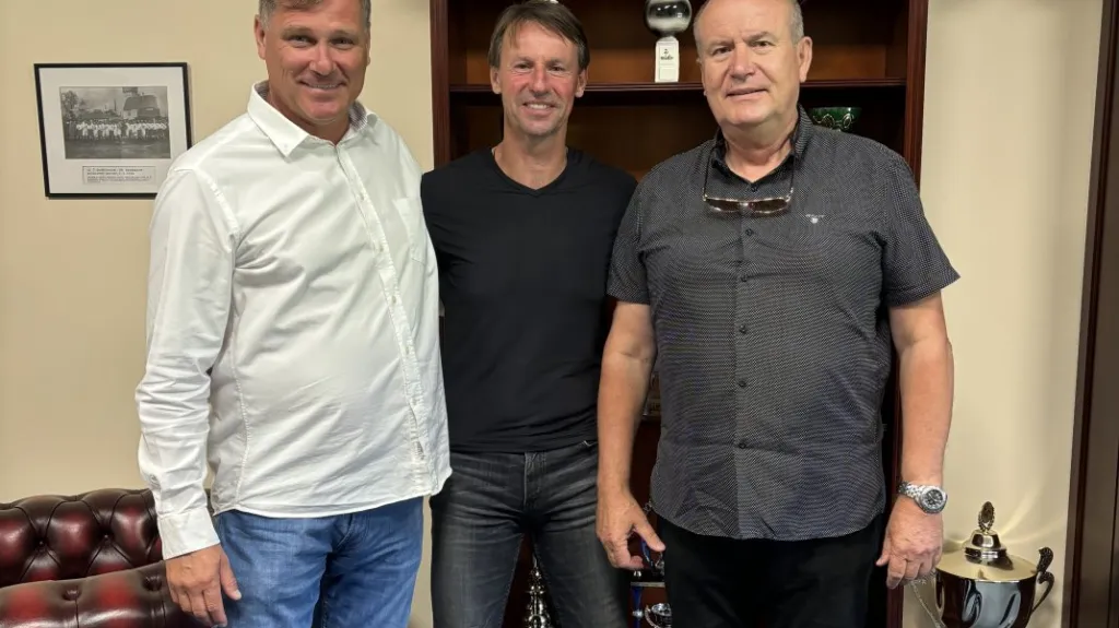 František Straka (uprostřed) v Č. Budějovicích