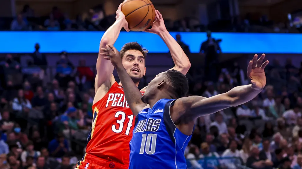 Tomáš Satoranský z New Orleans Pelicans v akci