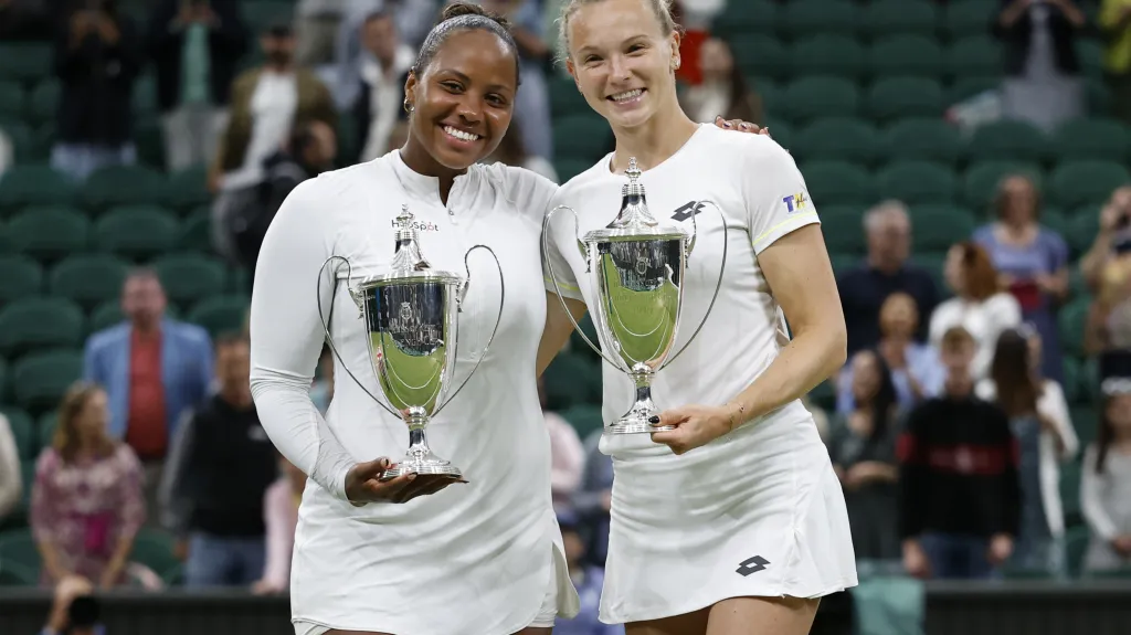 Wimbledonské šampionky Kateřina Siniaková s Taylor Townsendovou